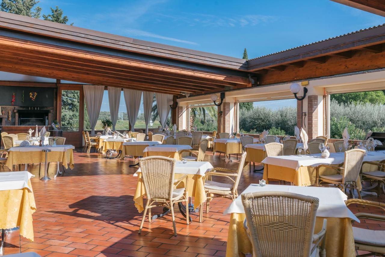 Agrihotel Elisabetta Collemezzano Exterior foto