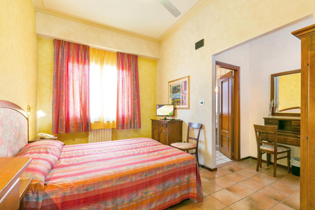 Agrihotel Elisabetta Collemezzano Exterior foto