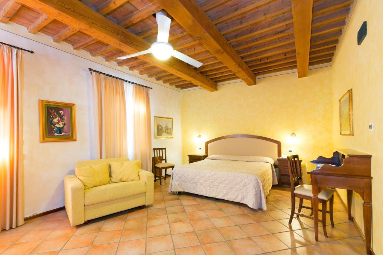 Agrihotel Elisabetta Collemezzano Exterior foto